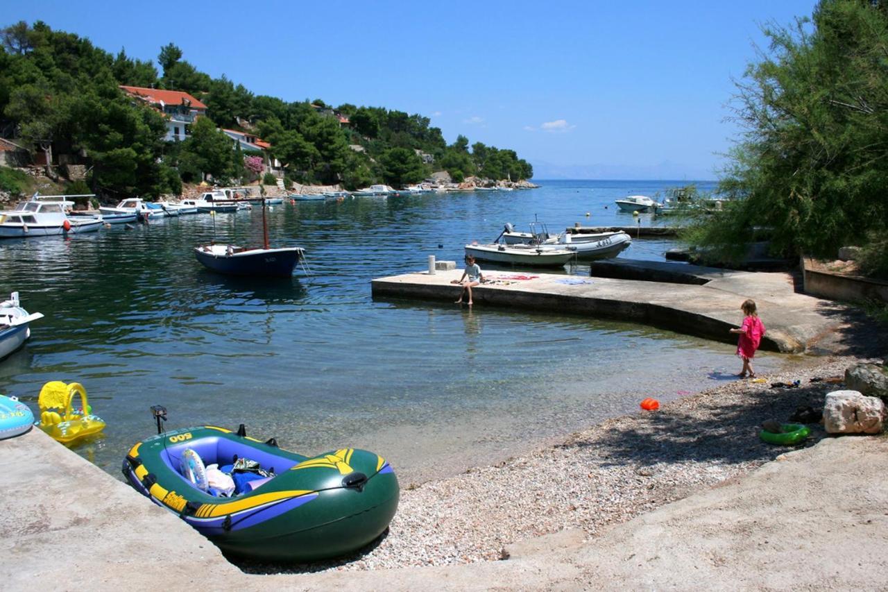 Apartments By The Sea Basina, Hvar - 116 Vrboska Esterno foto