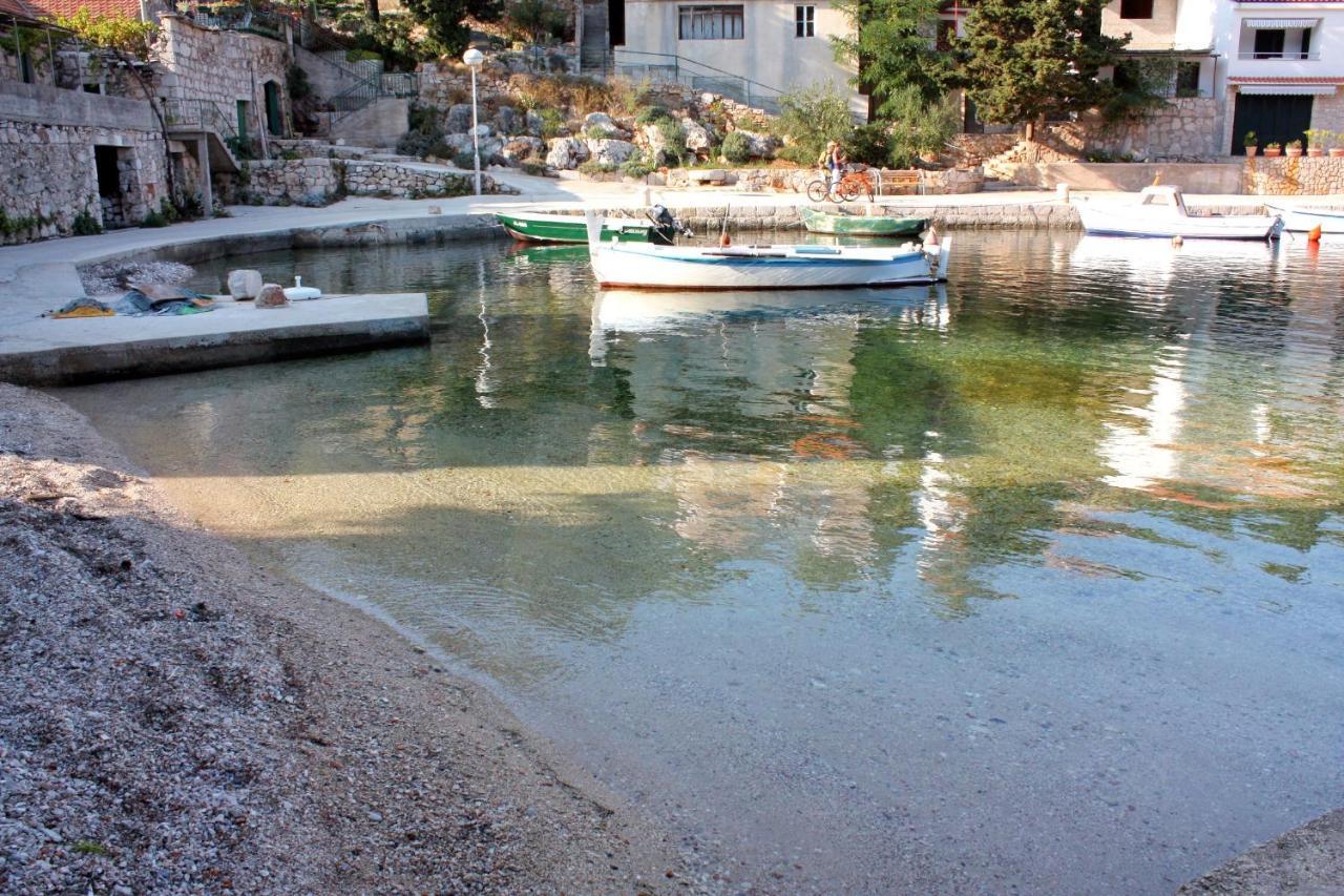 Apartments By The Sea Basina, Hvar - 116 Vrboska Esterno foto